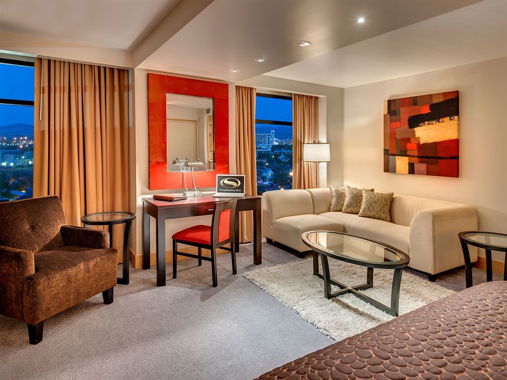 Renaissance Downtown & Hotel 4*