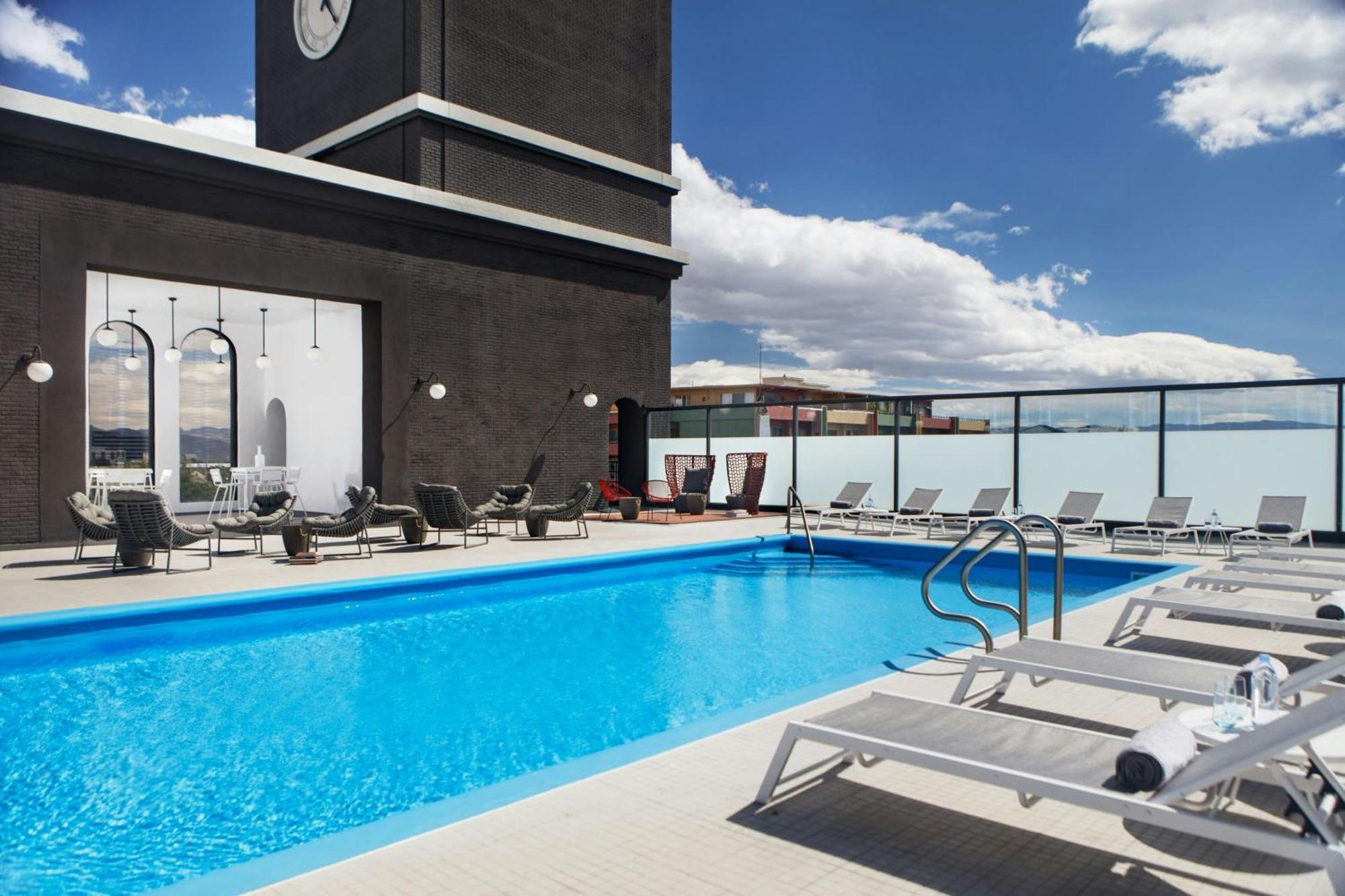 Renaissance Downtown & Hotel 4*